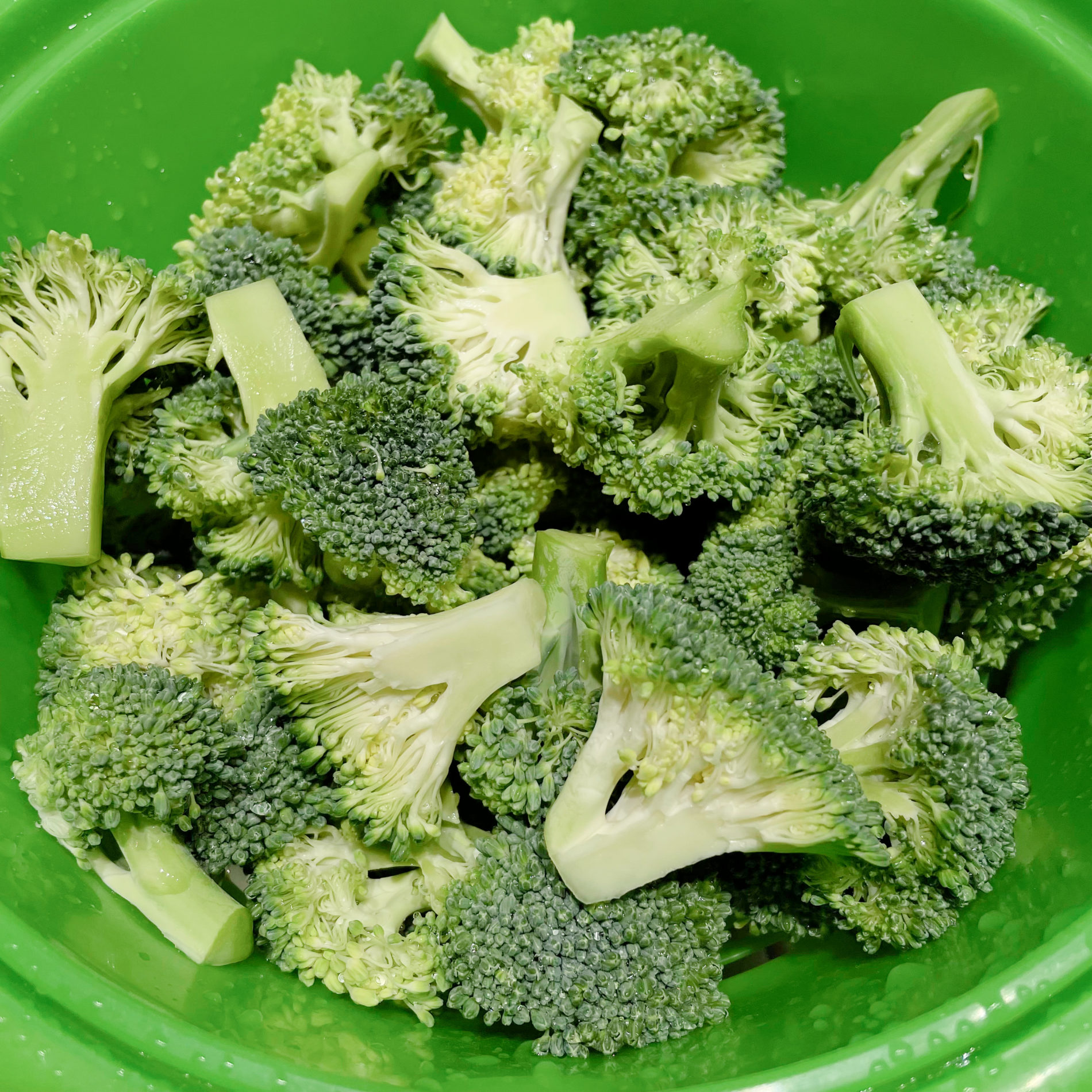 Lemon Garlic Broccoli - The Busy Vegetarian